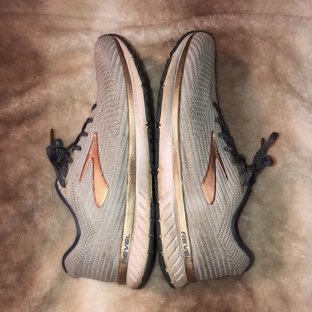Brooks 8.5 Revel 3 Light Green Rose Gold Metallic Running Sneakers